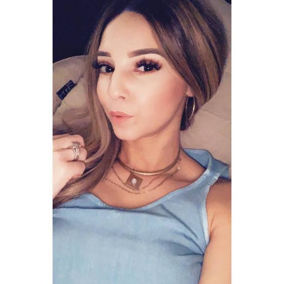 Meet your Posher, Jeanette - Picture 1 of 1